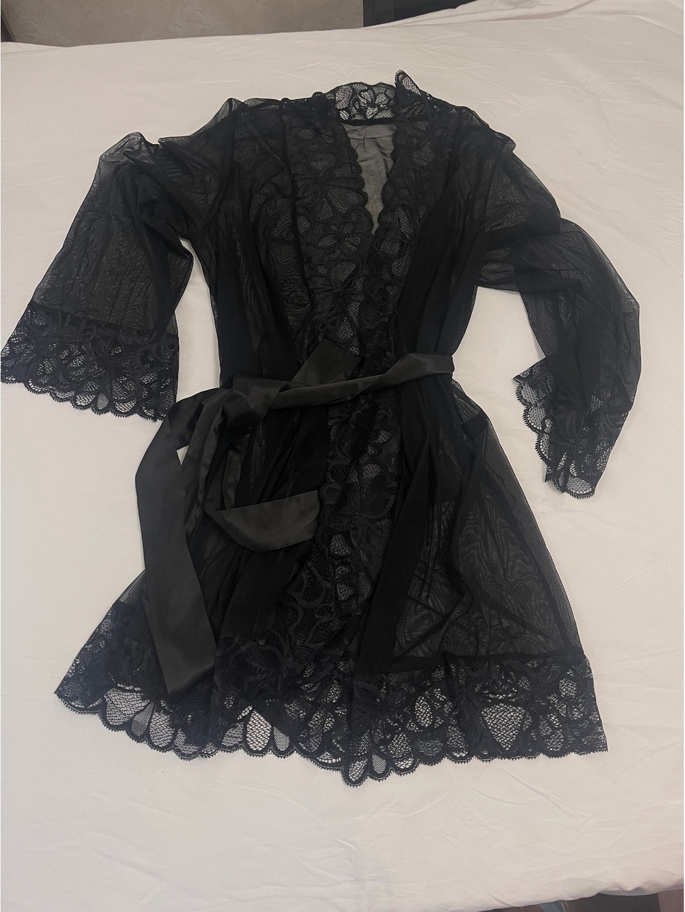 Frederick's of Hollywood Black Lace Sheer Robe Large